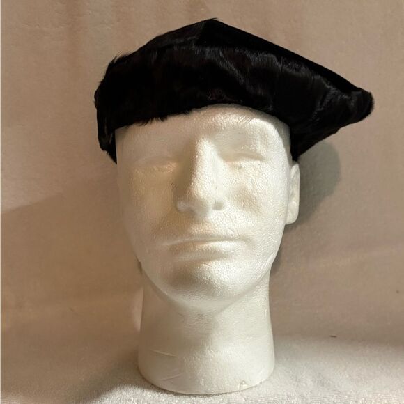 Black Beret Hat - Picture 1 of 3